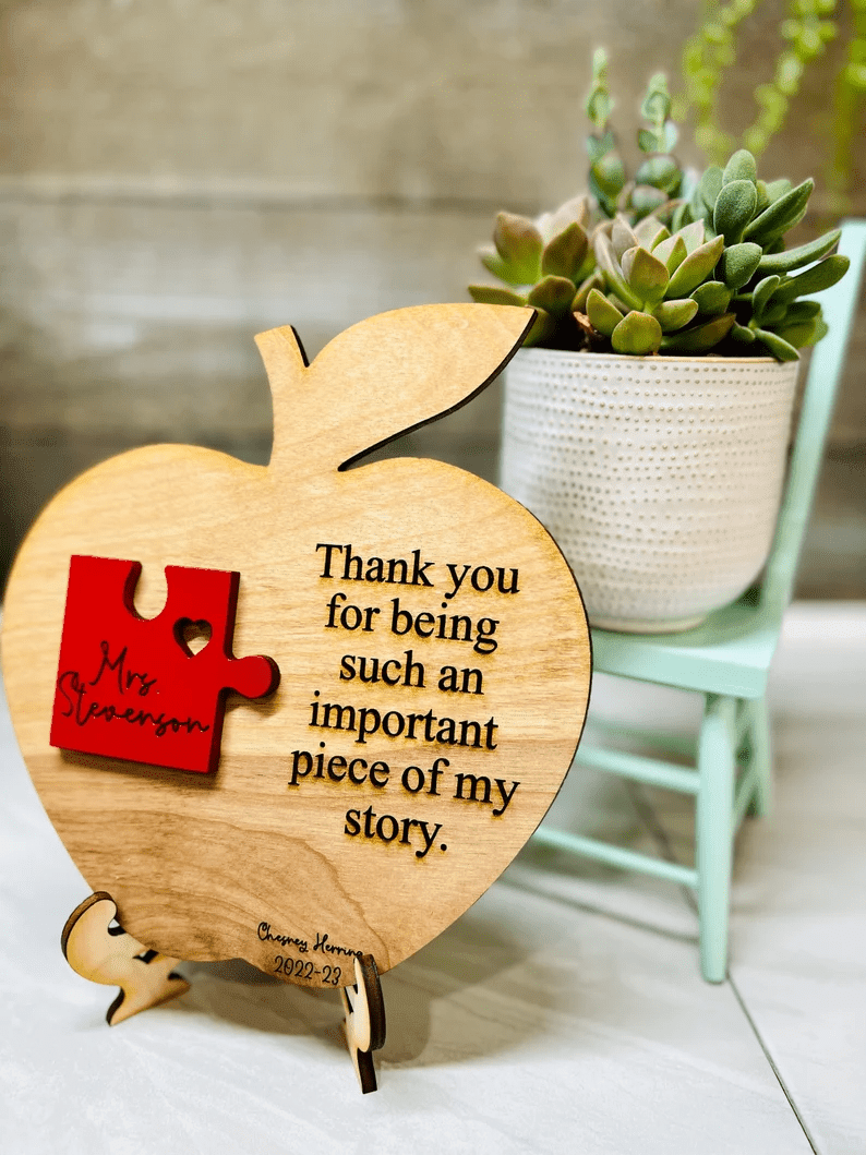 Thank You For Being An Important Piece of My Story| Teacher Gift| Teacher Sign|Teacher Appreciation Apple| Teacher Gifts| End Of Year Gifts