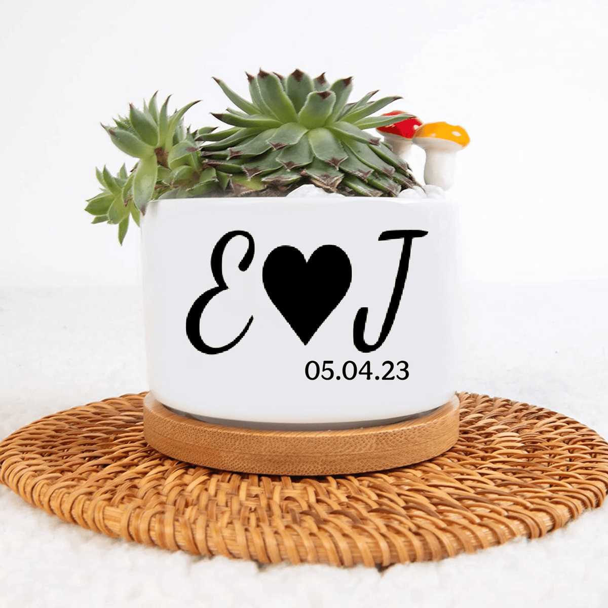 Personalized Wedding Plant Pot, Custom Engagement Gift, Newly Engaged Gift, Newlywed Gift, Wedding Gift, Couples Gift, Wedding Gift Idea