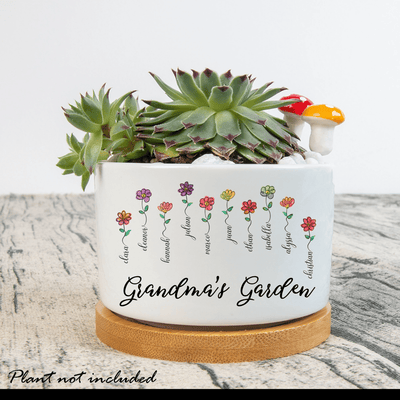 Personalized Grandma Mini Succulent Pot, Nana Mini Plant Pot With Kids Names, Grandma Mini Flower Plant Pot, Mini Desk Decor for Mothers Day