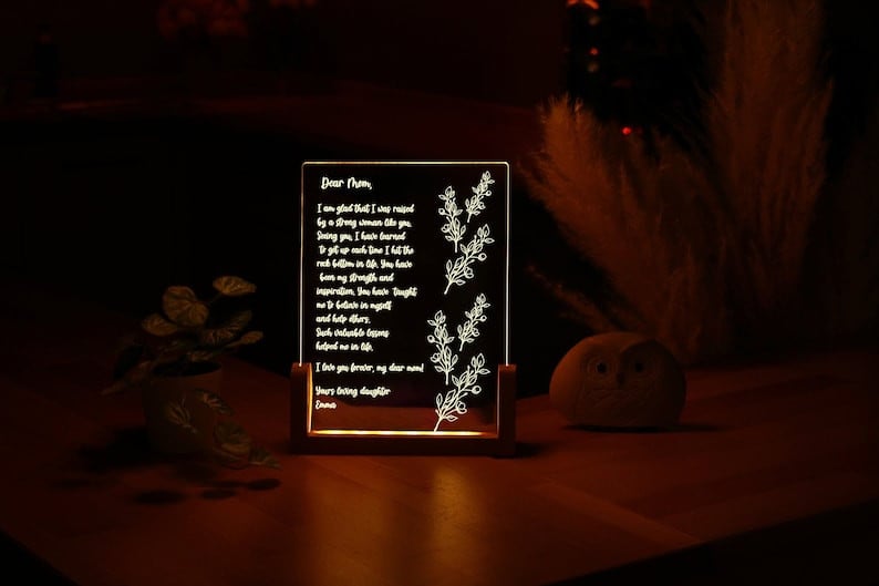 Personalized Plexi Letter Night Light - Mom Letter Plexi Night Light - Personalized LED Lamp - Heartfelt Gift for Mom - Custom Gift for Mom