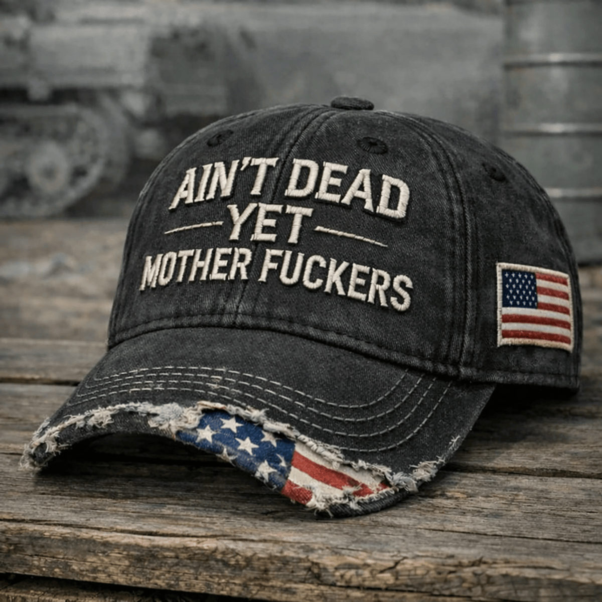 Ain't Dead Yet M Fkers Printed Hat Distressed American Flag Design Brim Patriotic Baseball Cap Father's Day Gift For Dad