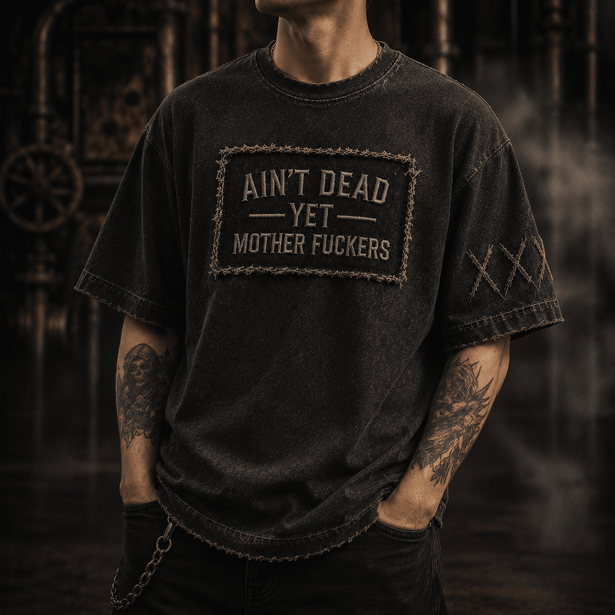 Ain’t Dead Yet Mother Fuckers Printed T-Shirt Funny Grandpa Gift for Dad Father’s Day Humor Gift for Men Retirement Present