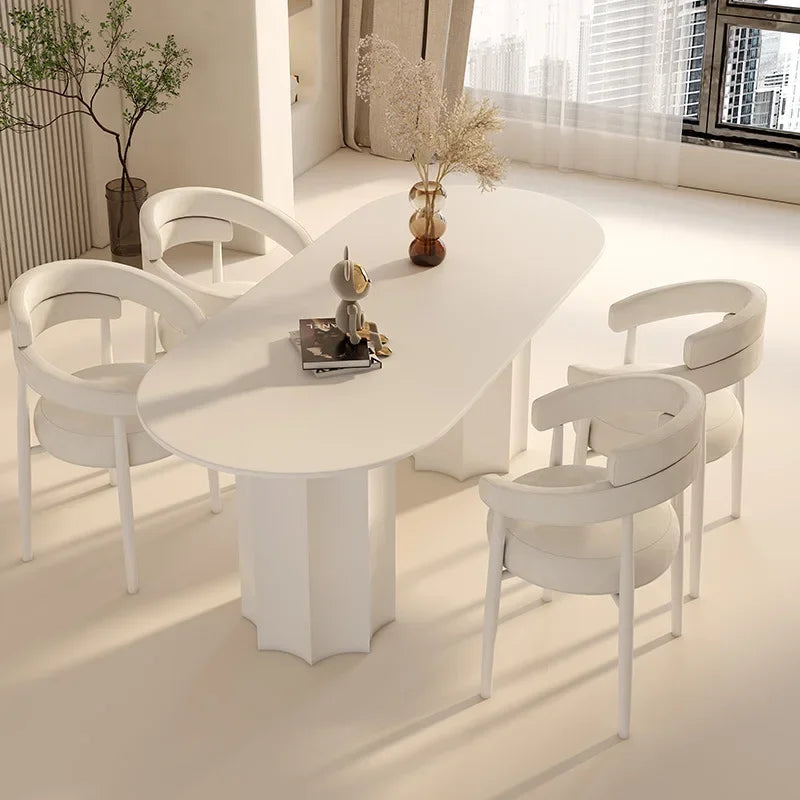 Table à manger ovale à panneaux de pierre de couleur crème, table et chaise de négociation de salle à manger de restaurant à domicile créative de style nouveau design