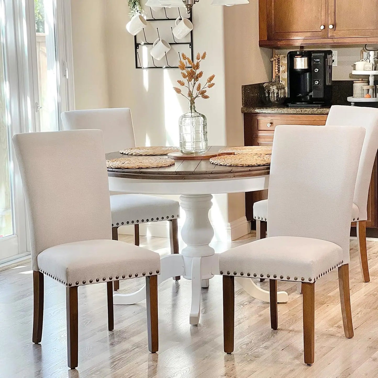 Juego de 4 sillas de comedor, silla auxiliar de tela para cocina con borde de tachuelas y patas de madera, color beige