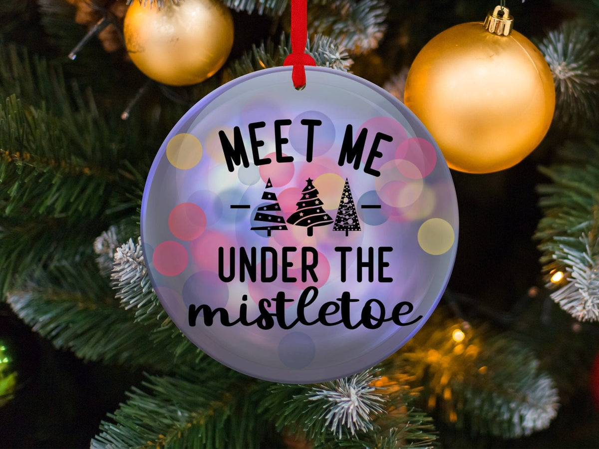 Christmas 2024 Ornament, Christmas Decoration, Holiday Gift Idea, Heirloom Keepsake, Round Ceramic, Gift Exchange, Gift Idea, Mistletoe