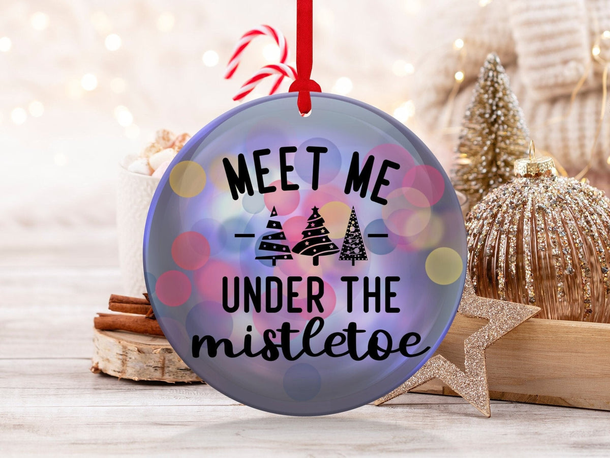 Christmas 2024 Ornament, Christmas Decoration, Holiday Gift Idea, Heirloom Keepsake, Round Ceramic, Gift Exchange, Gift Idea, Mistletoe