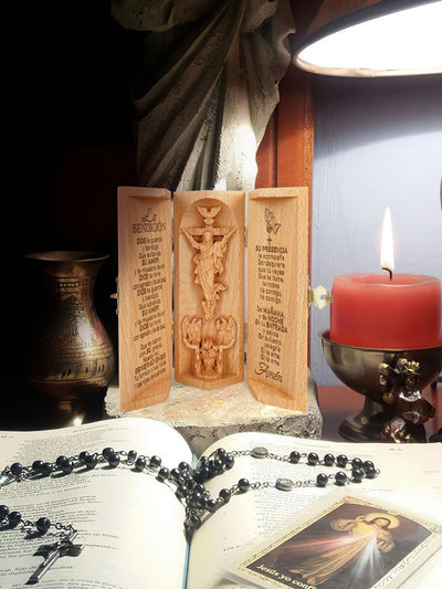 La Bendición Openable Christian Decor Statue of Jesus Wooden Cylinder Sculpture of Jesus Christ