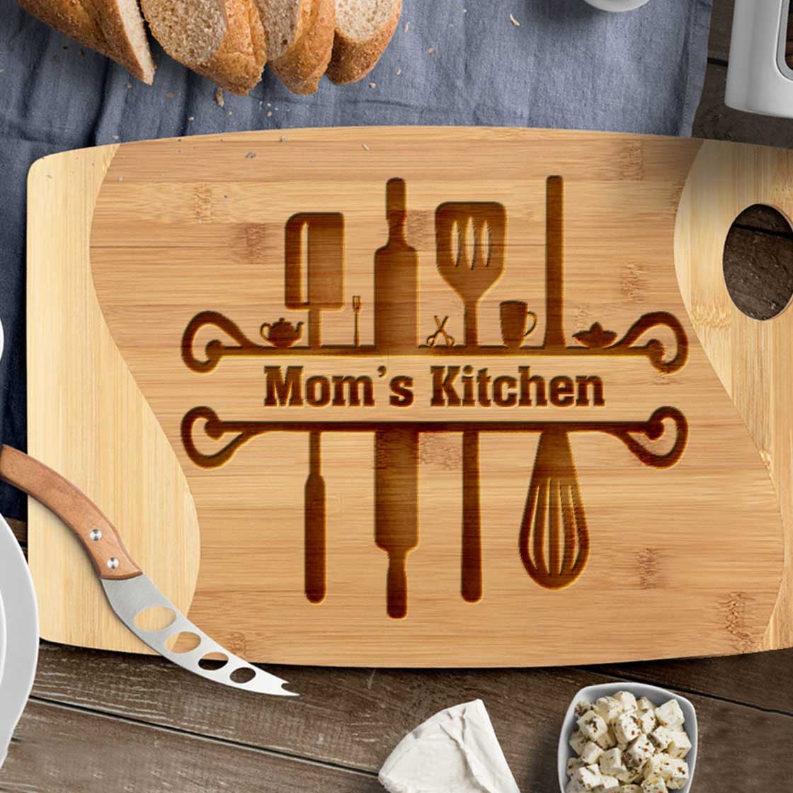 Personalized Mom Cutting Board, Mom's Kitchen Mothers Day Gift, Mom Birthday Gift, Engraved Gift For Her