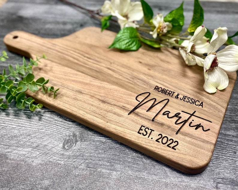 Cutting Board Personalized Serving Board with Handle Engraved Cheese Board Newly Wed Gift Christmas Gift for Couple Wedding Shower Gift