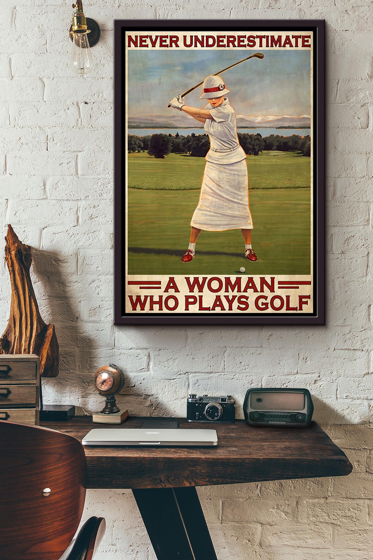 Never Underestimate A Woman Who Plays Golf Poster Framed Matte Canvas
