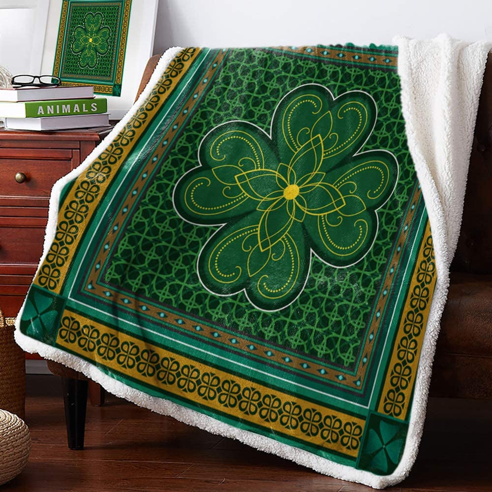 St. Patrick's Day Blankets Flannel Shamrocks Lucky Clover Fleece Throw BlanketCozy Soft Warm Fleece Blankets Green Flannel Blanket Decorative Throw Blankets For Couch Bed Sofa