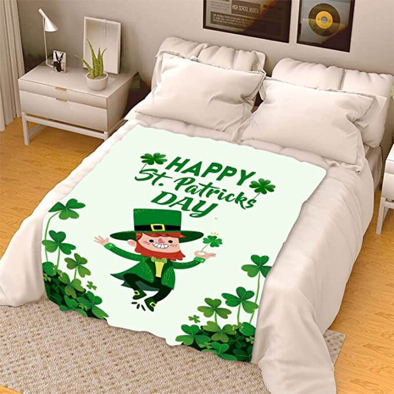 Happy St. Patrick Day Blanket For Family Friends, Clovers Throws, Lucky Shamrock Clover Fleece Blanket, Gift for Kids, St. Patrick Day Gifts