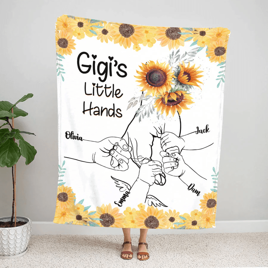 Gigi Hands Grandkids Blanket
