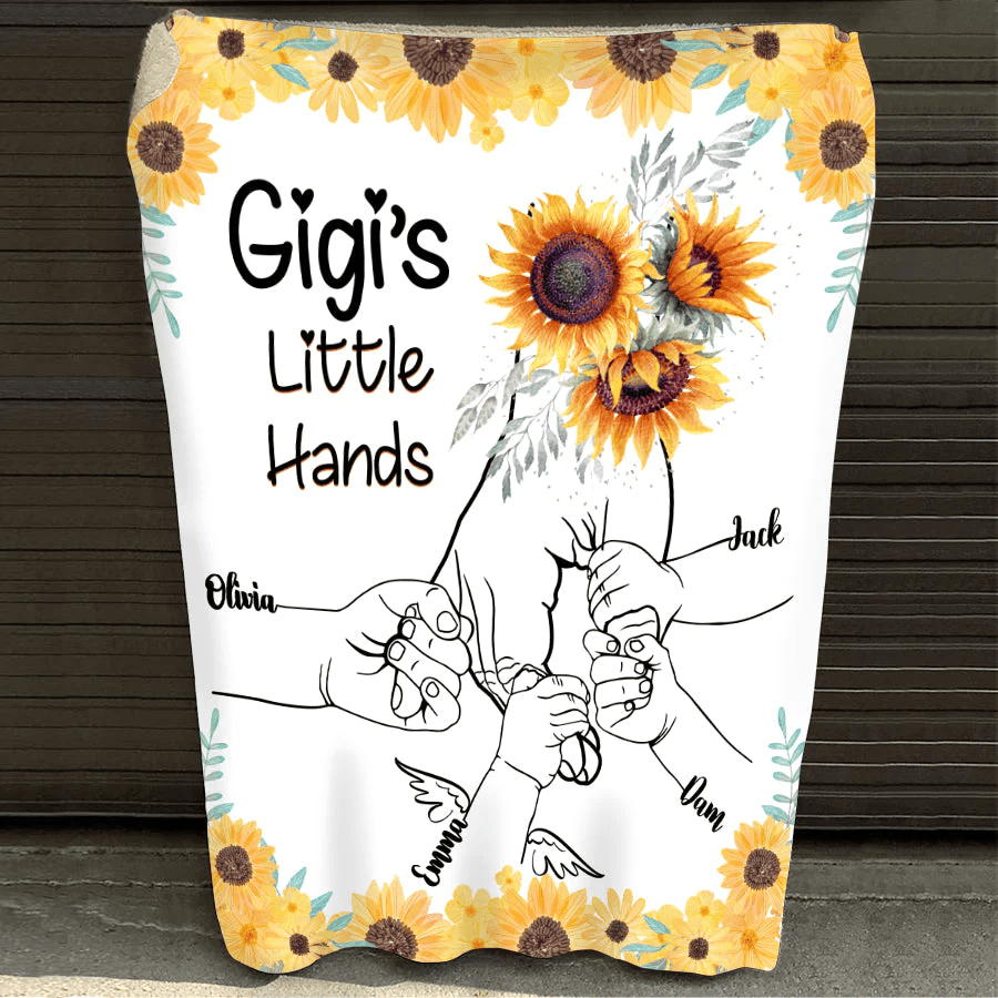 Gigi Hands Grandkids Blanket