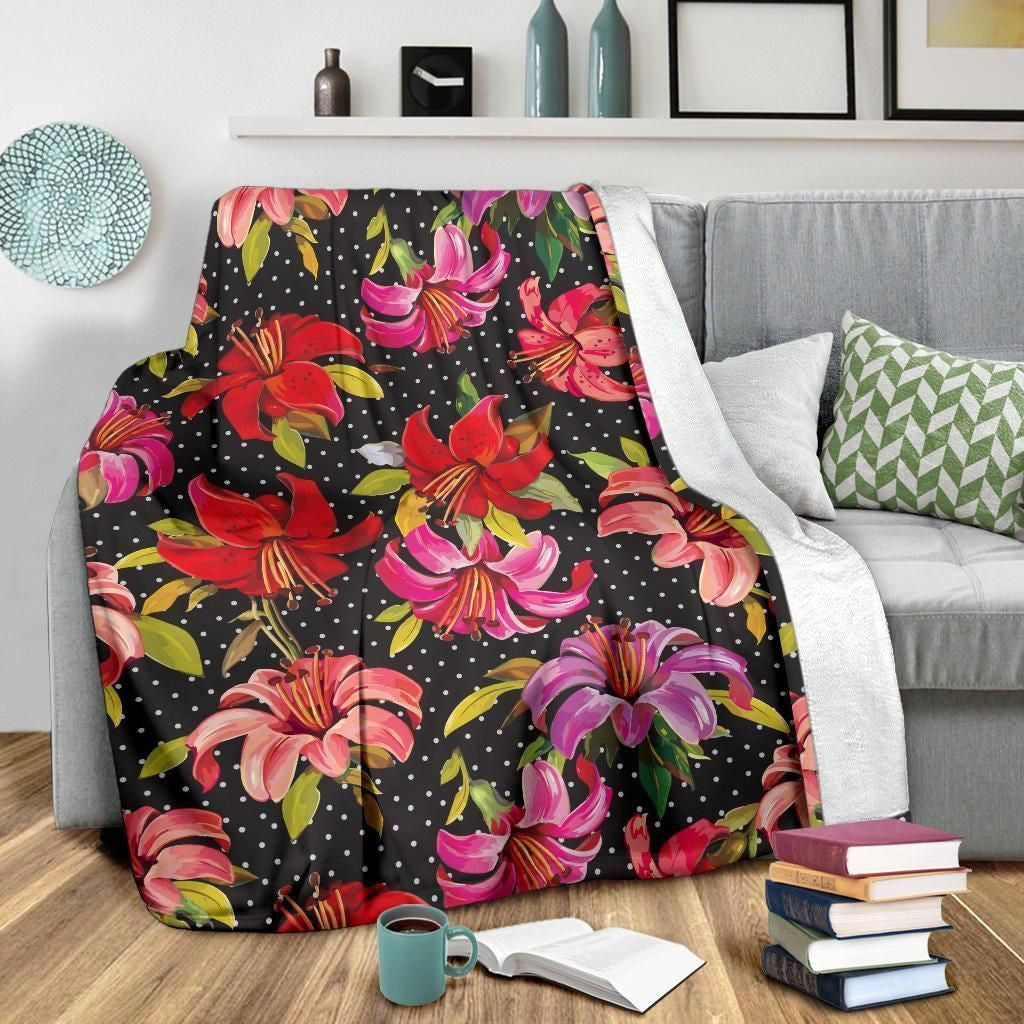 Lily Pattern Print Design With Dot Fleece Blanket