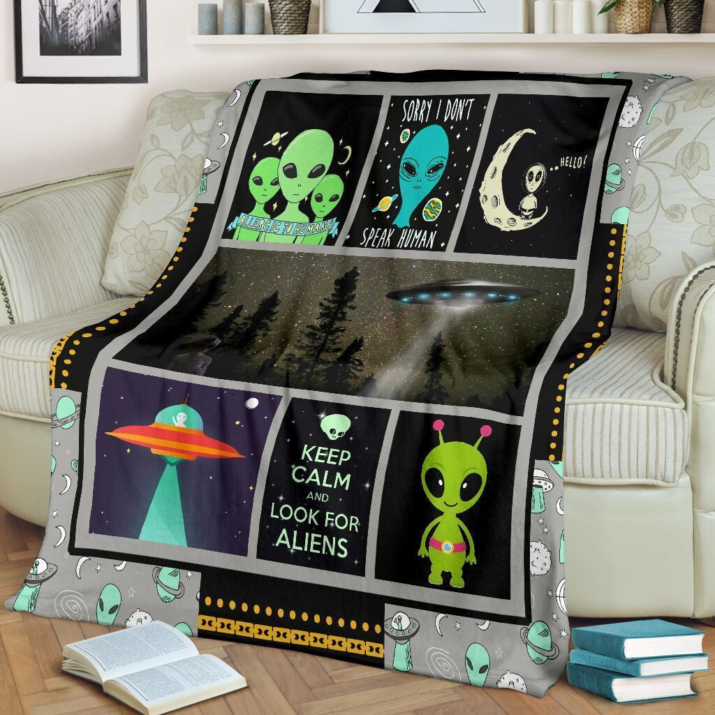 Funny Alien Ufo Abduction Fleece Blanket