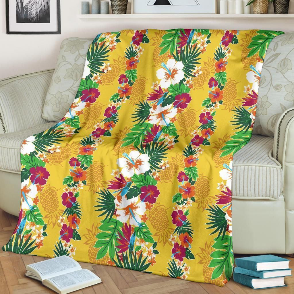 Hawaiian Themed Pattern Print Design Yellow Fleece Blanket