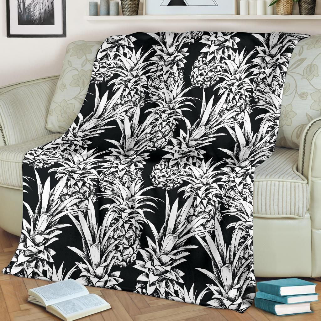 Black And White Pineapple Pattern Print Design Fleece Blanket
