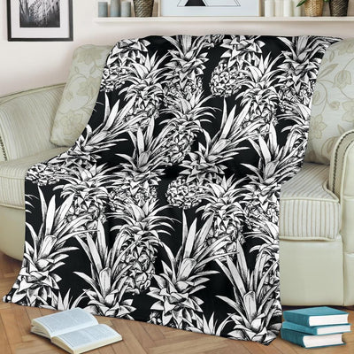 Black And White Pineapple Pattern Print Design Fleece Blanket