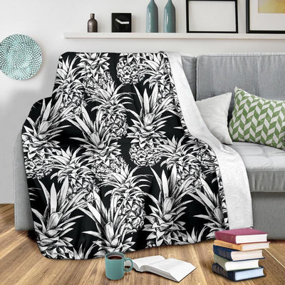 Black And White Pineapple Pattern Print Design Fleece Blanket