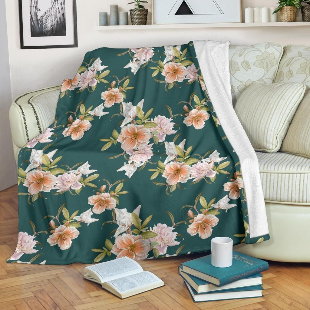 Vintage Flower Iris Pattern Print Design Fleece Blanket
