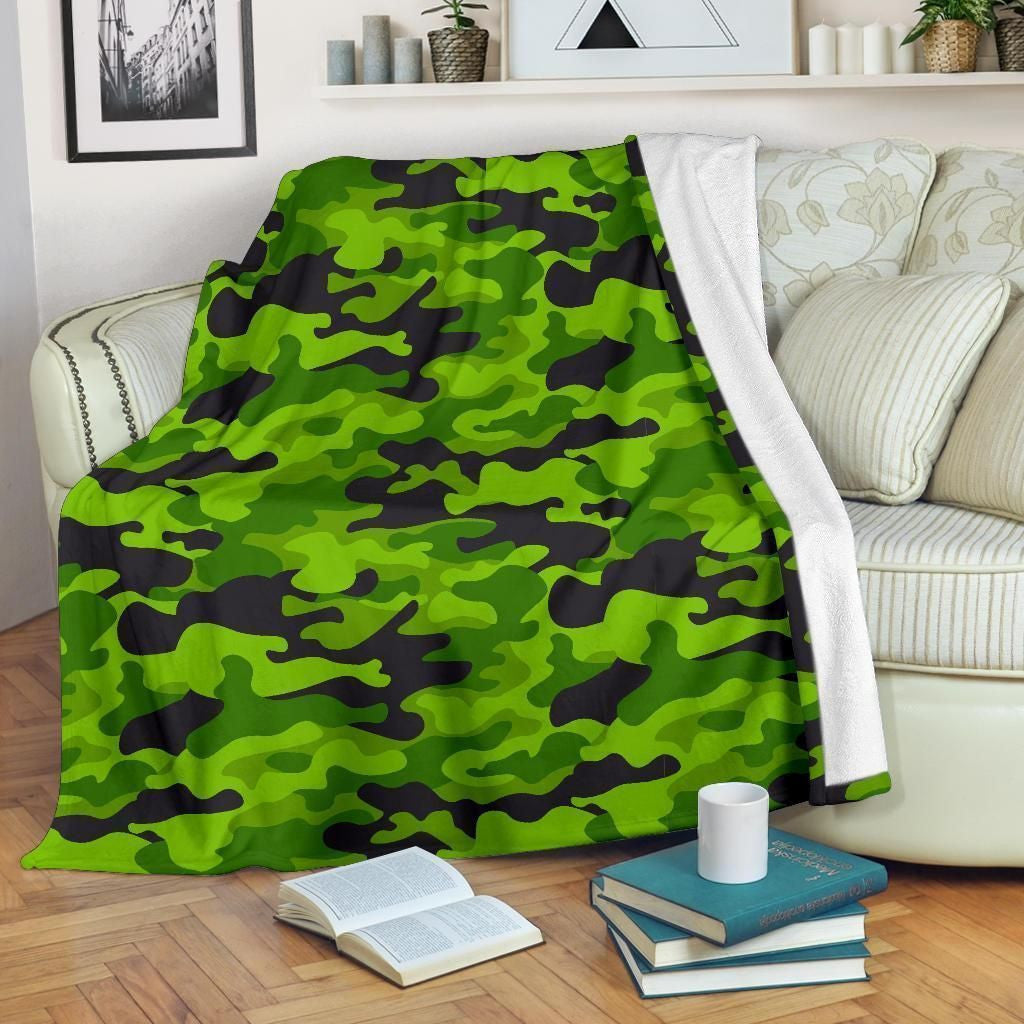 Green Kelly Camo Print Soft Fleece Blanket