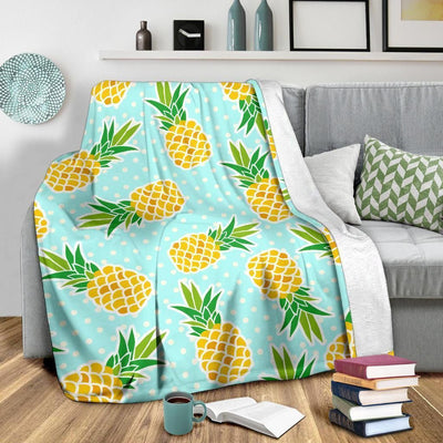 Pineapple Pattern With White Dot In Blue Fleece Blanket