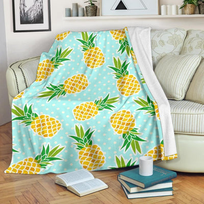 Pineapple Pattern With White Dot In Blue Fleece Blanket