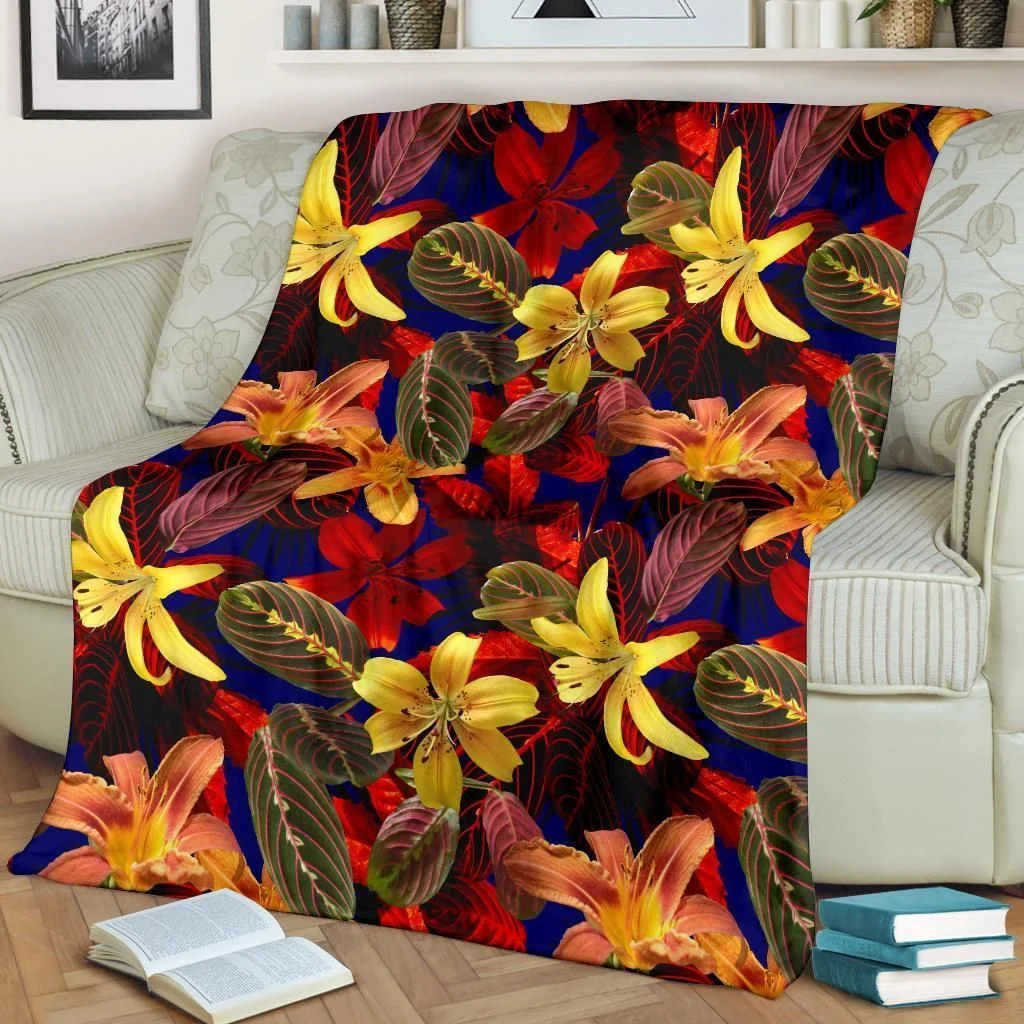 Simple Blossom Lily Pattern Print Design Fleece Blanket