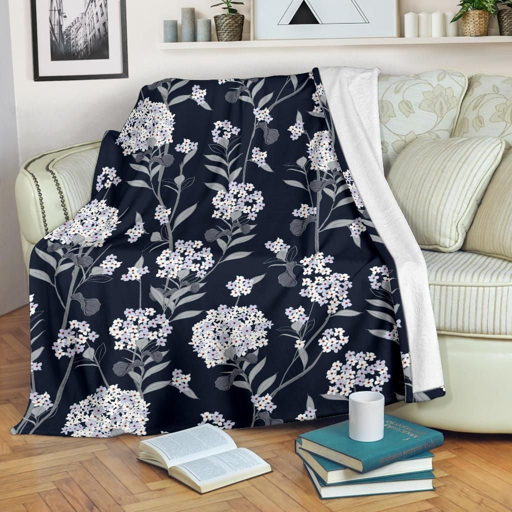 Hydrangea Pattern Print Design White And Black Fleece Blanket