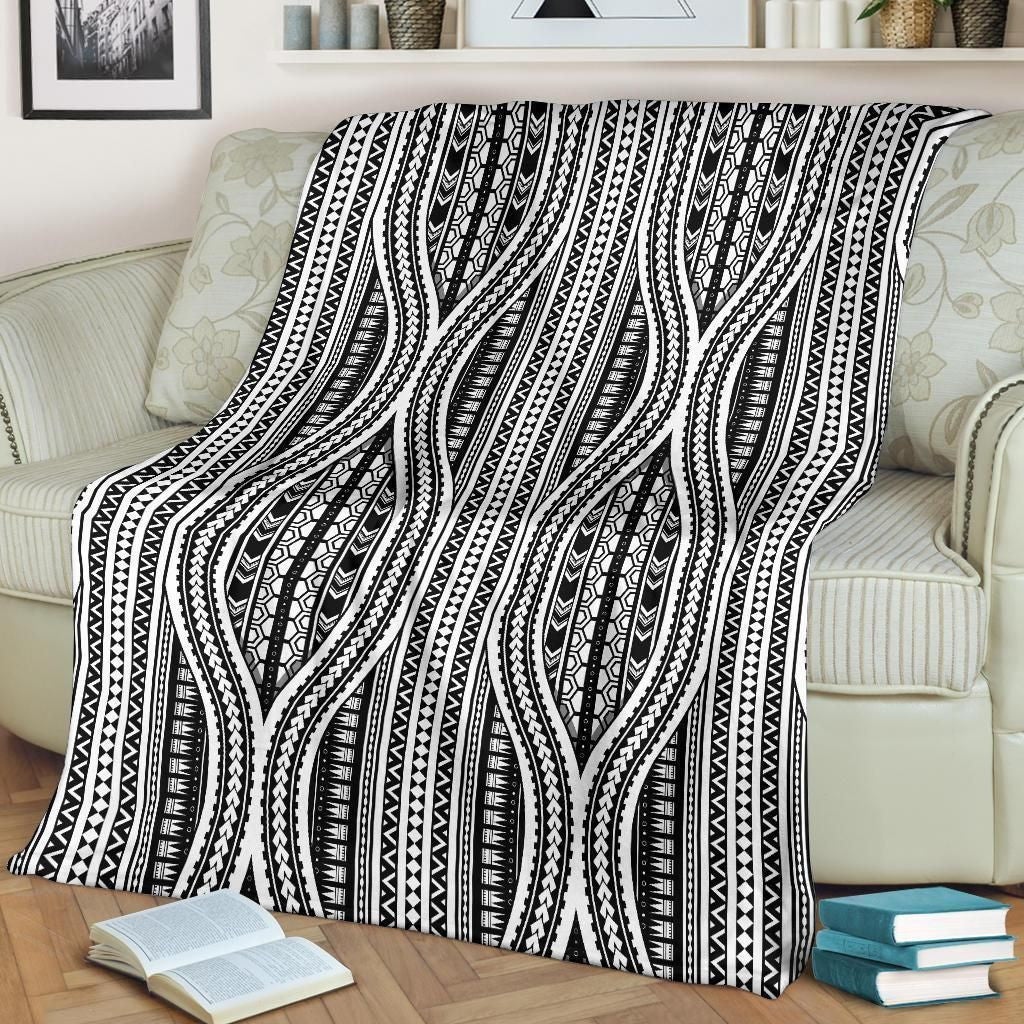 Black And White Polynesian Tribal Style Fleece Blanket