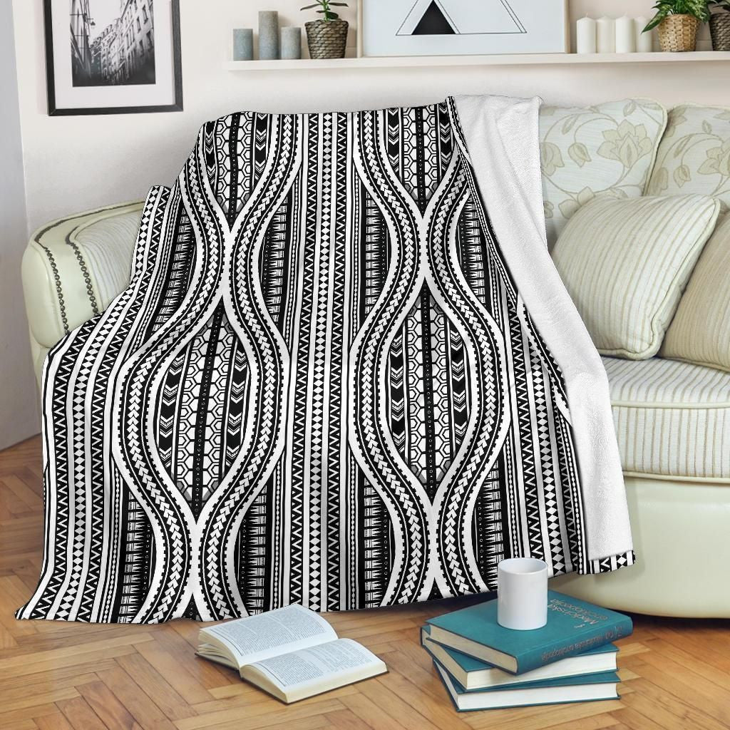 Black And White Polynesian Tribal Style Fleece Blanket