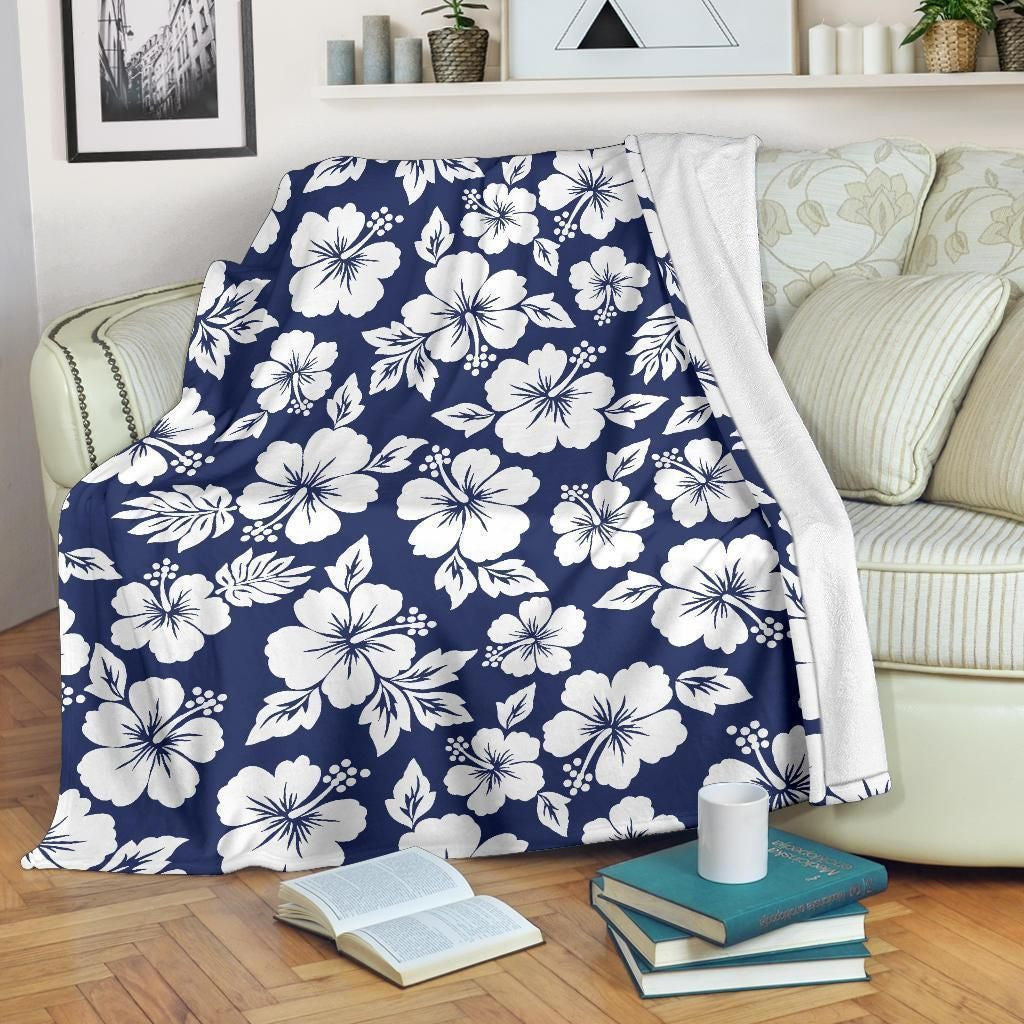 Blue And White Hibiscus Pattern Print Design Fleece Blanket