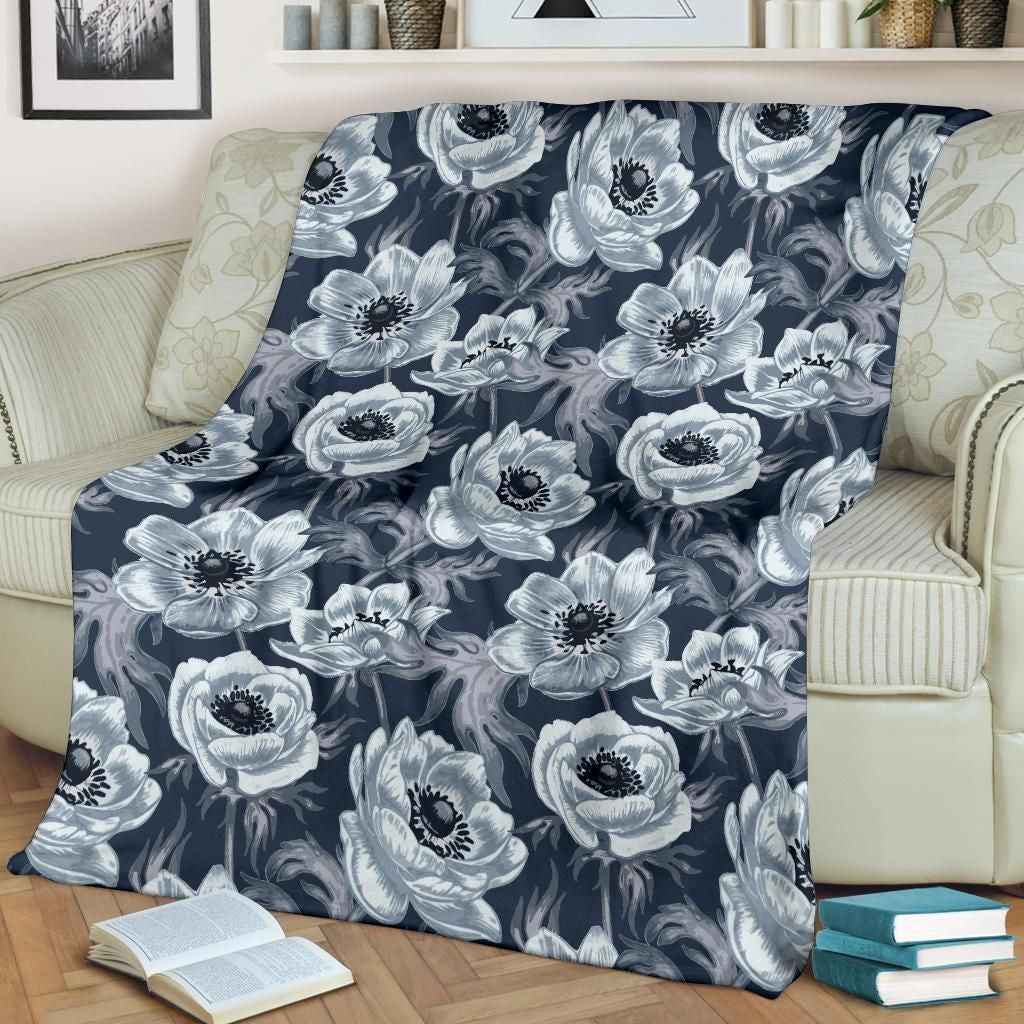 Black And Wild Anemone Pattern Print Design Fleece Blanket