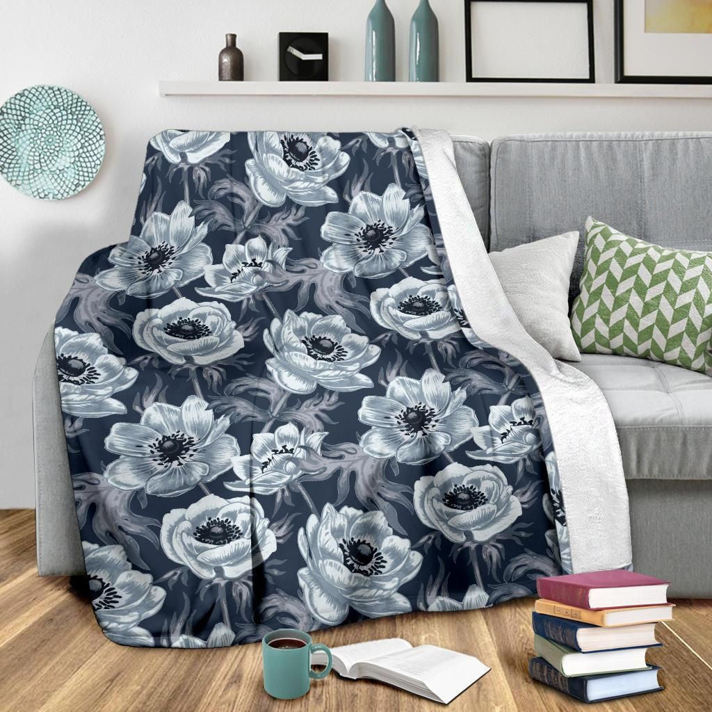 Black And Wild Anemone Pattern Print Design Fleece Blanket