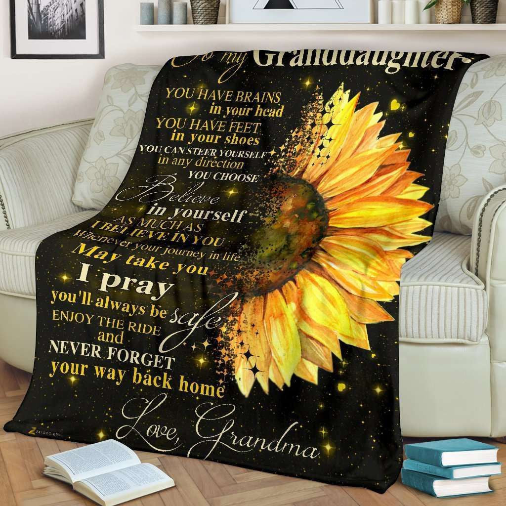 Grandma Giving Granddaughter Never Forget Your Way Back Home Blanket