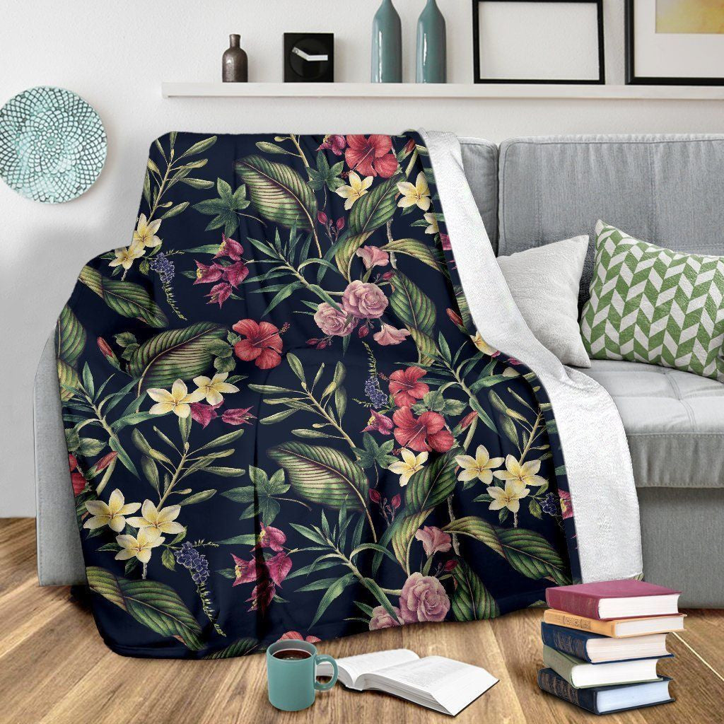 Tropical Flower Pattern Black Background Fleece Blanket