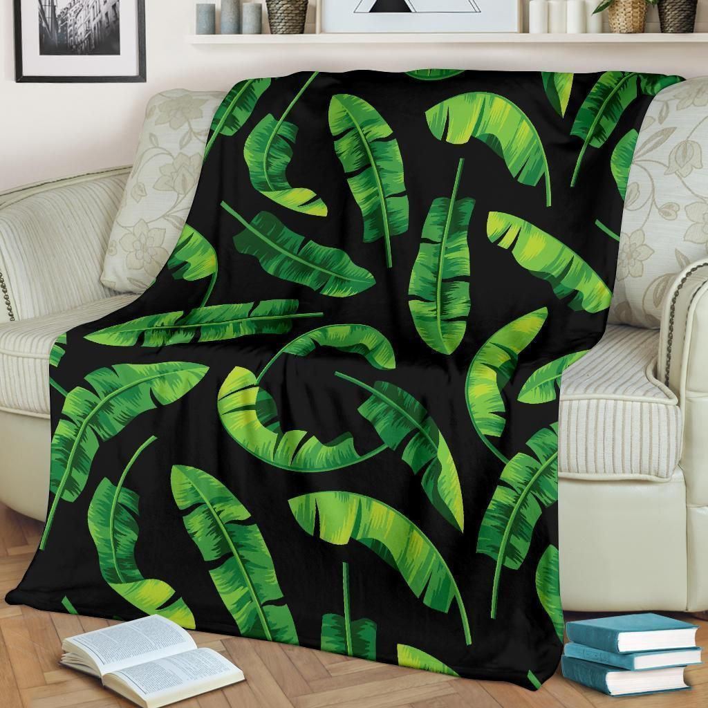 Aesthetic Banana Leaf Pattern Print Design Black Fleece Blanket
