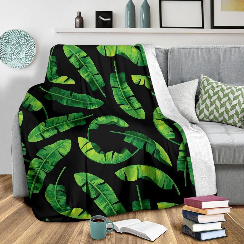 Aesthetic Banana Leaf Pattern Print Design Black Fleece Blanket