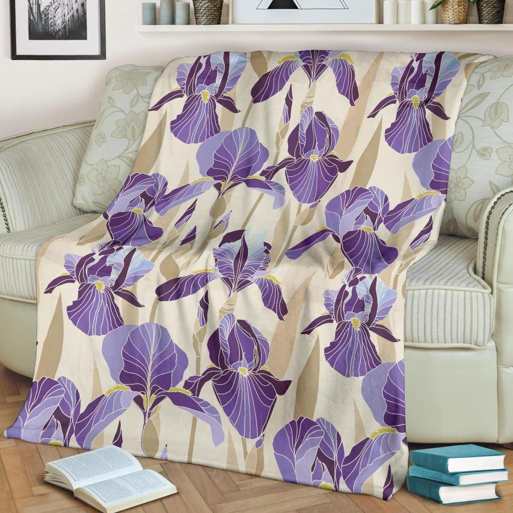 Iris Pattern Purple And White Design Print Fleece Blanket