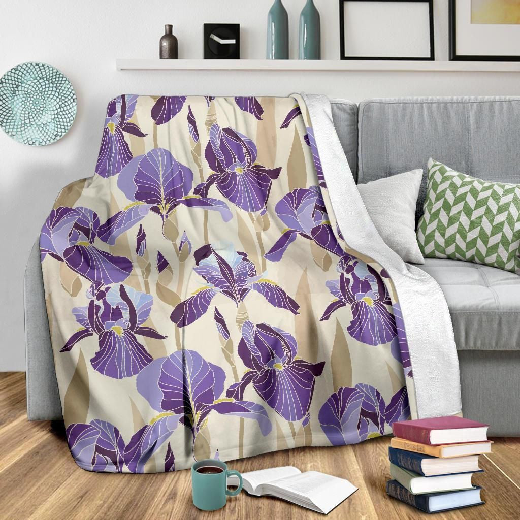Iris Pattern Purple And White Design Print Fleece Blanket