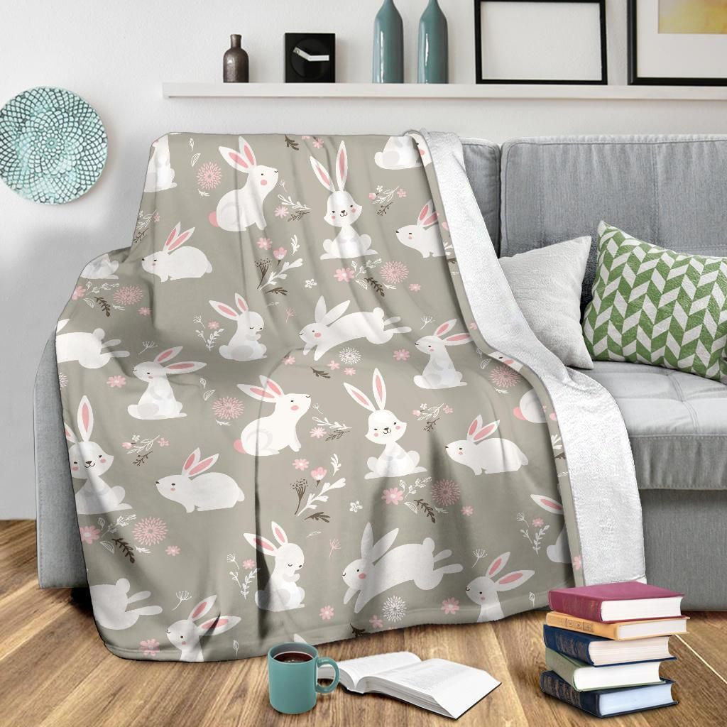 White Rabbit Eats Carrot Pattern Print Design Fleece Blanket