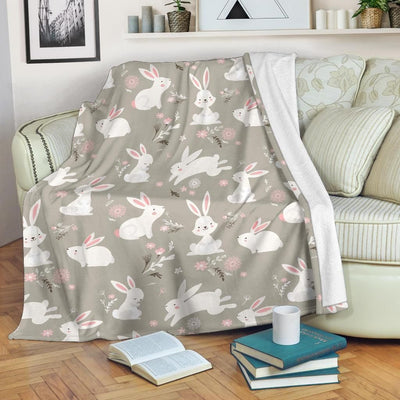 White Rabbit Eats Carrot Pattern Print Design Fleece Blanket