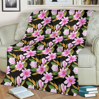 Magnolia Pattern Print Design Black Fleece Blanket