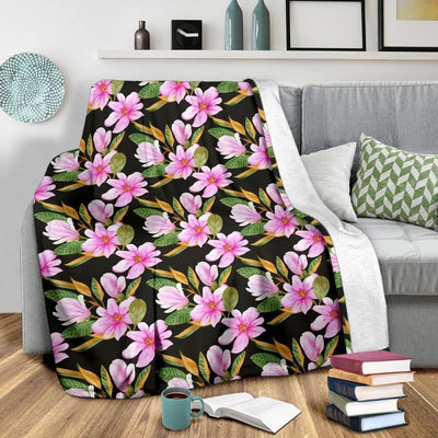 Magnolia Pattern Print Design Black Fleece Blanket