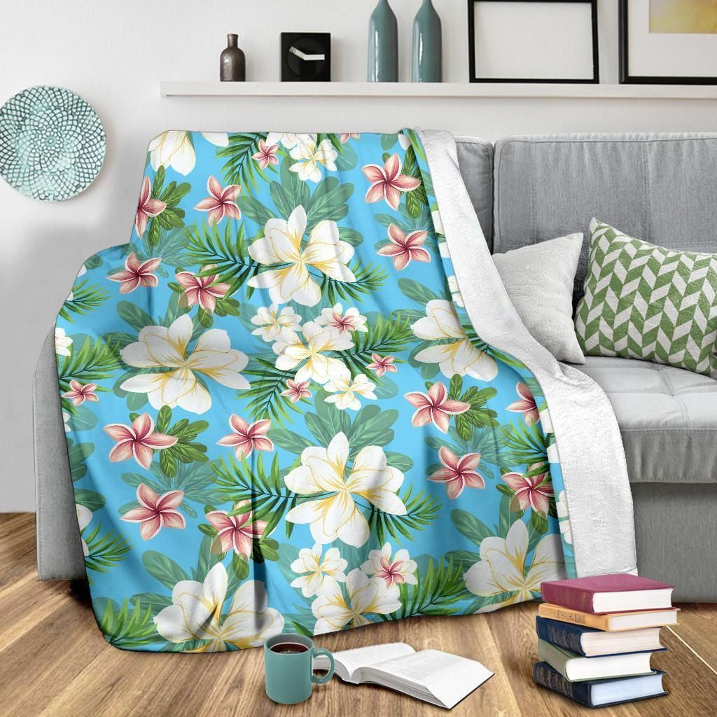 Wild Plumeria Flower Pattern Print Design Fleece Blanket