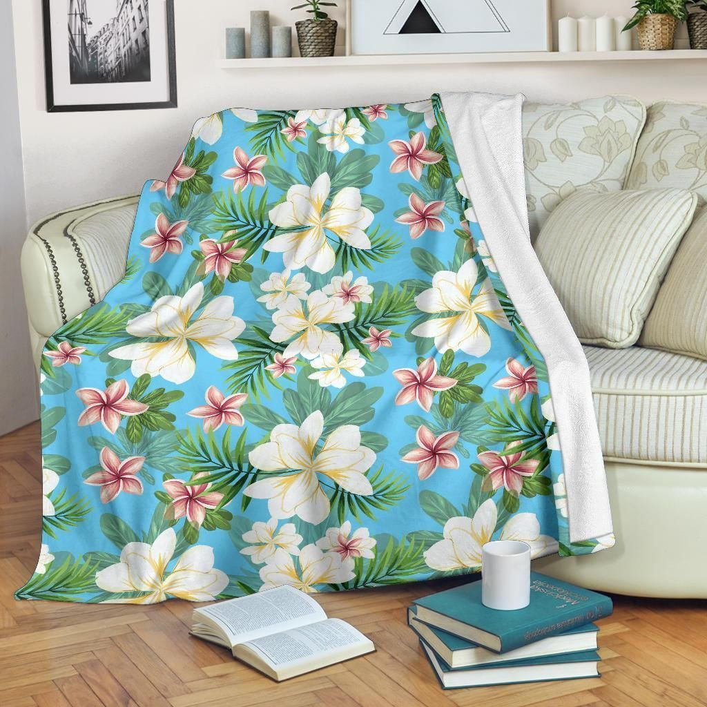 Wild Plumeria Flower Pattern Print Design Fleece Blanket