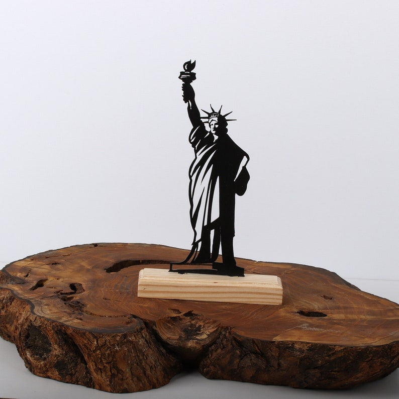 Wire sculpture, pet memorial, pet portrait, wire art, desk decor, desk accessories, Shelf Decor, Bookshelf decor, The Statue of Liberty