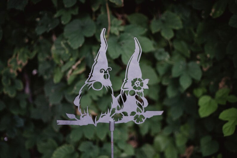 Metal Branch Gnomes Couple Decoration