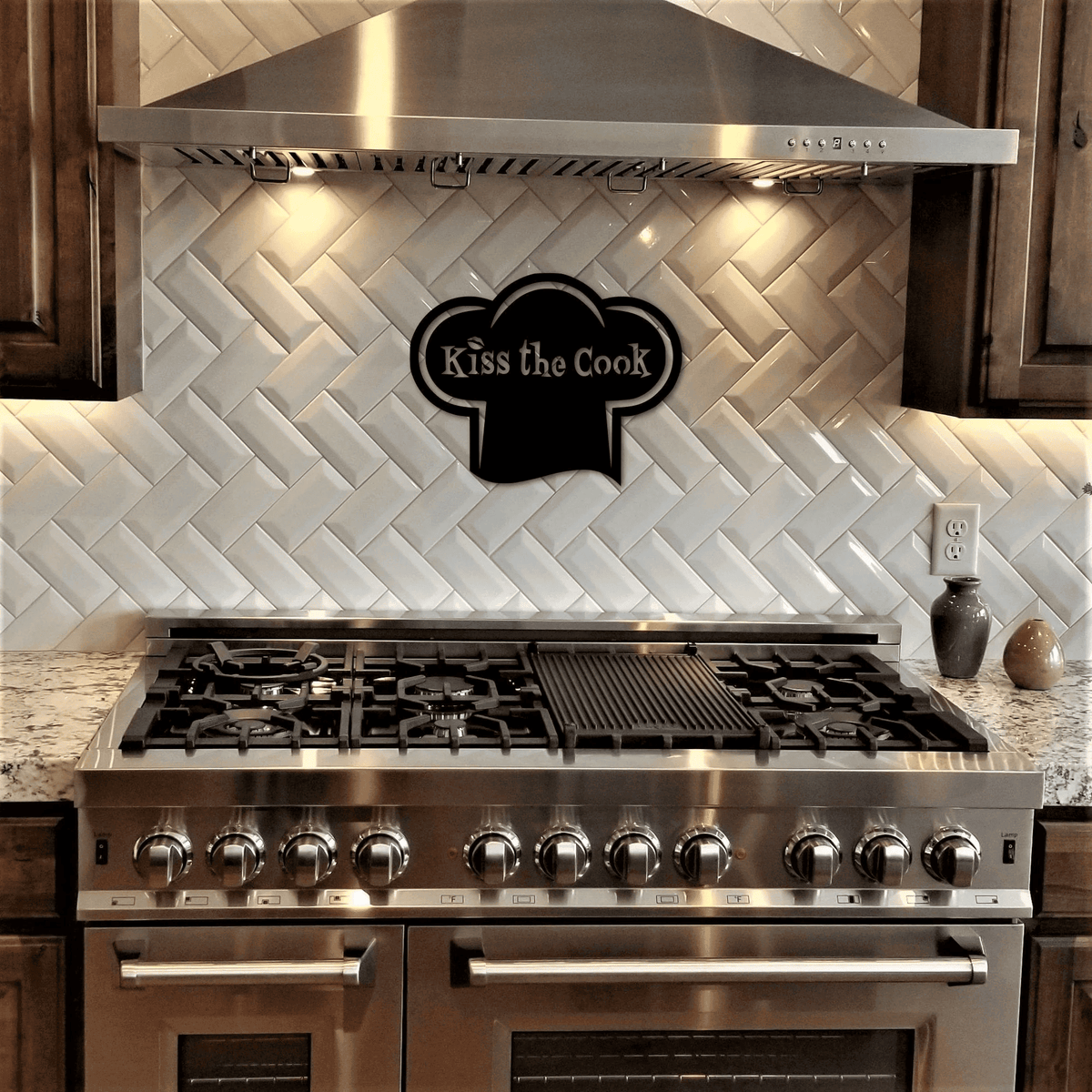 Kiss The Cook Sign Metal Wall Art Chef Gift Kitchen Sign_Chef Hat Kitchen Wall Decor Cooking Gifts Gift For Chef